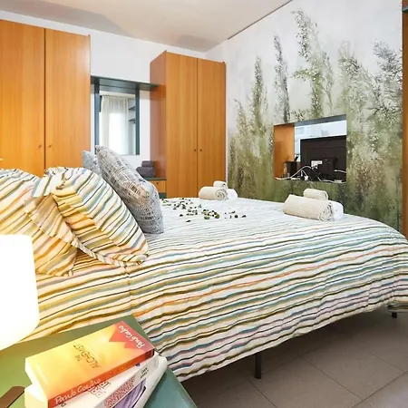 Апартаменты Cozy Place Centre Parking & Ac